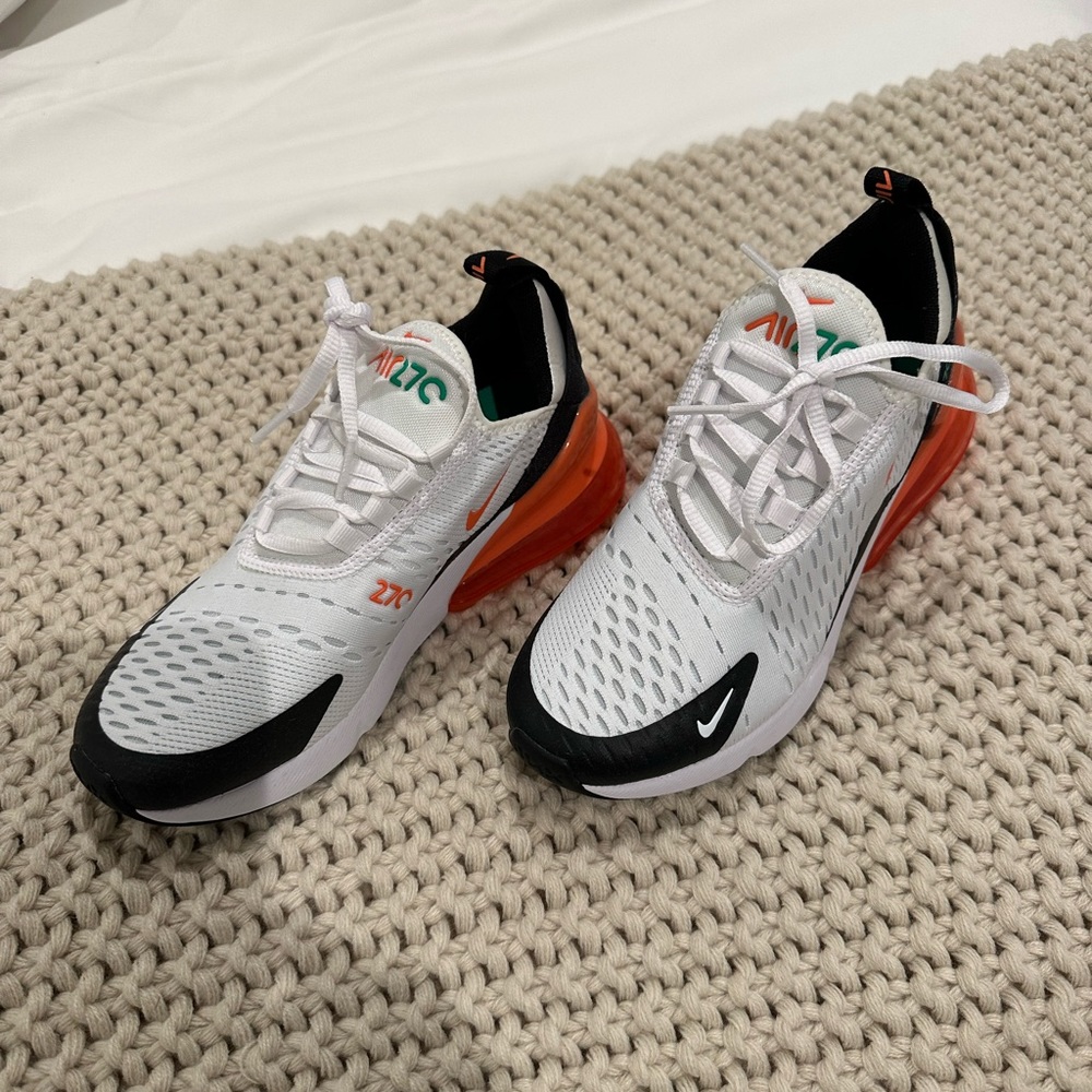 NEW NIKE Air Max 270 GS White Turf Orange
